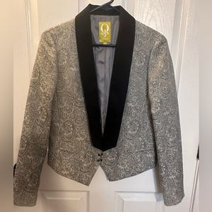 Medium size gorgeous women’s blazer